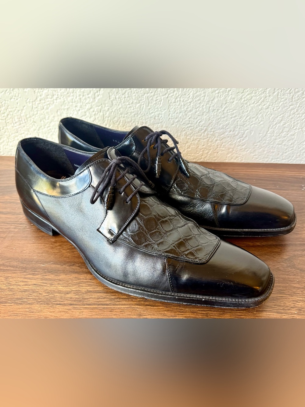 Mezlan Black Leather Oxford Lace-Ups with Croc-Textured Vamp